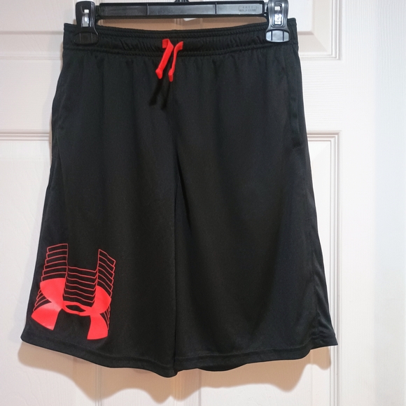 Under Armour Other - Boys Under Armour Black Athletic Basketball Shorts with Red Logo Size YXL